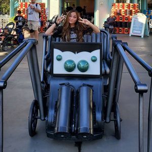 Meet your Posher, Val